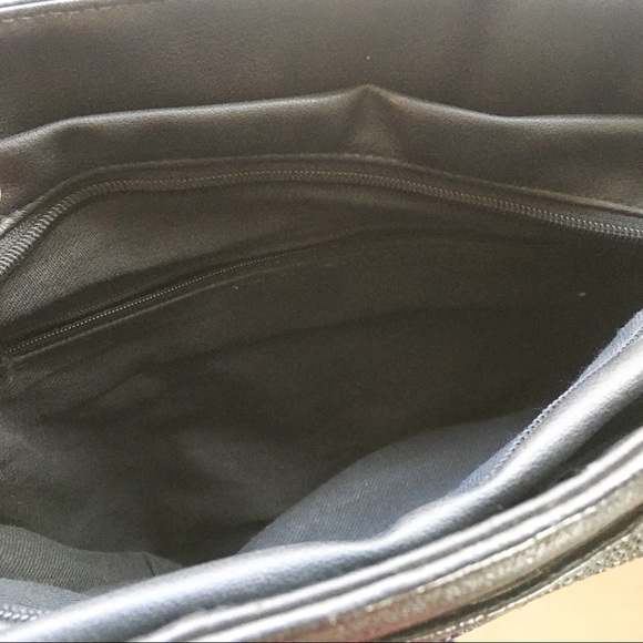 Vintage Inspired Embossed Leather Cross Body Bag Black One Size - Picture 13 of 14